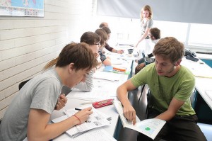 Estudiantes en una clase de español