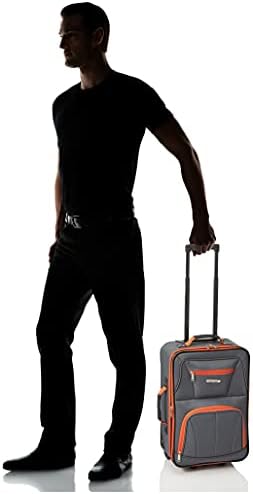 Jet-Set in Style with Rockland Fashion Luggage Set插图2